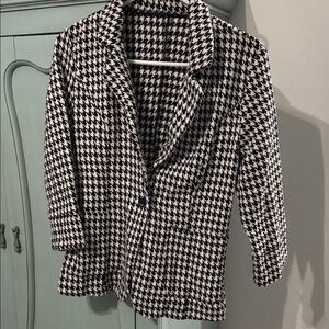 SHEIN Black and White Houndstooth Blazer